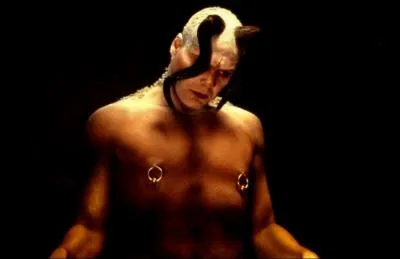 Comment se nomme le tueur en srie dans l'esprit duquel pentre Catherine Deane dans The Cell ?