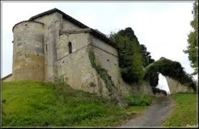 Voici l'église Saint-Gilles, à Peyrusse-Massas. Village de l'aire d'attraction Auscitaine, il se situe dans le département ...