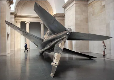 Si l'avion de la question précédente, est le Harrier, celui-ci est :