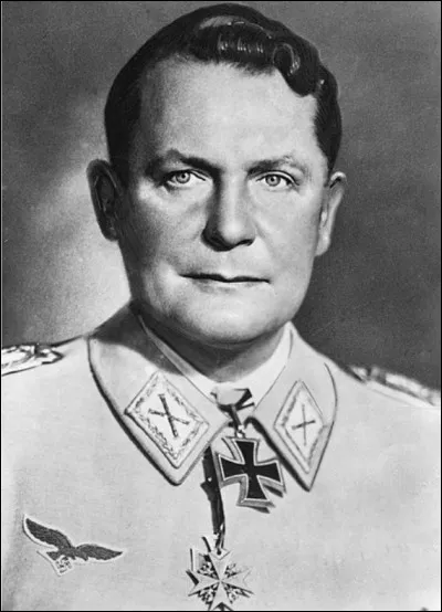 Fondateur de la Gestapo et dirigeant de la Luftwaffe, il est le principal accusé au tribunal de Nuremberg. Quel est son nom ?