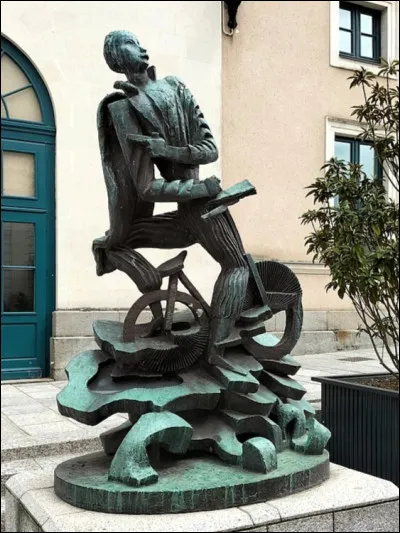 Qui a réalisé Monument à Alfred Jarry ?