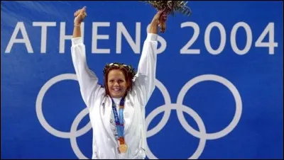 Quel est le prénom de cette championne de natation qui a gagné trois médailles olympiques dont la médaille d'or sur 400 m nage libre, aux Jeux olympiques d'Athènes en 2004 ?