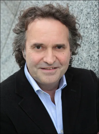 Quel est le patronyme de ce Grégoire, acteur français de cinéma et de télévision, comédien depuis 2015 dans la série de M6 "Scènes de ménages" ?