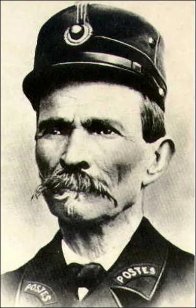 Quel est le patronyme de ce Ferdinand (1836-1924), célèbre facteur français qui pendant 33 ans a construit le monument "Palais idéal" ?