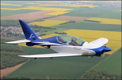 Quel est le poids moyen d'un ULM à vide ?