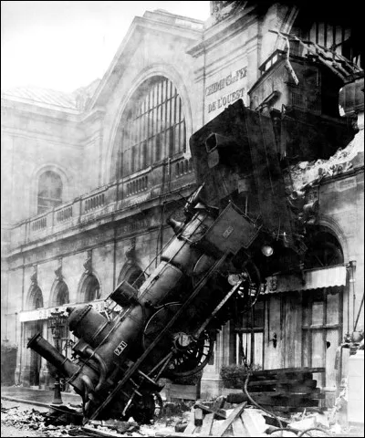 Pour terminer, dans quelle gare a eu lieu l'accident de train immortalisé par cette célèbre photographie ?