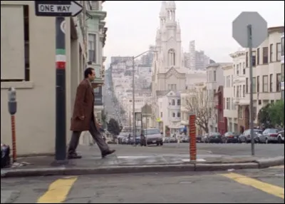 Dans quelle ville exerce-t-il principalement son métier de détective ?