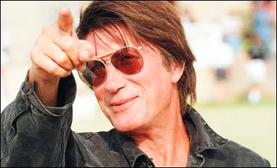 ''La Tour Eiffel a froid aux pieds'' sont des paroles extraites de quelle chanson de jacques Dutronc ?