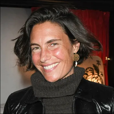 Qui est cette animatrice, présentatrice de l'émission de télé ''Un soir à la tour Eiffel'' ?