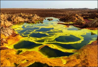 Dallol est un volcan qui contient beaucoup de soufre. Il serait très dangereux de toucher sa surface. Dans quel pays africain se situe-t-il ?