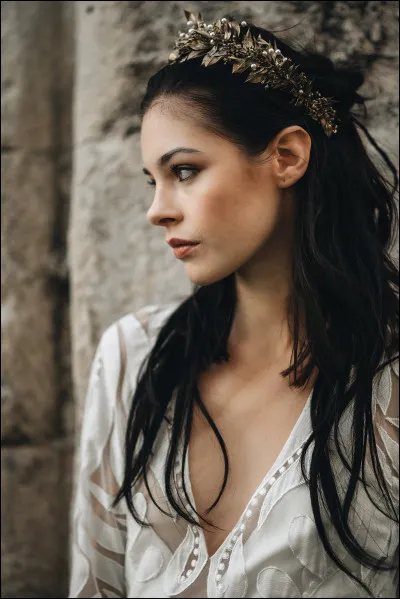 Fille d'Agamemnon et de Clytemnestre, sœur d’Oreste, d’Iphigénie et de Chrysothémis, cette héroïne grecque voit son nom être le titre d'une pièce de Sophocle :