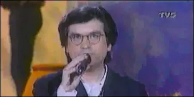 En 1995, ce chanteur rencontre un succès éphémère avec la chanson "Je t'aime le lundi". Qui est-il ?