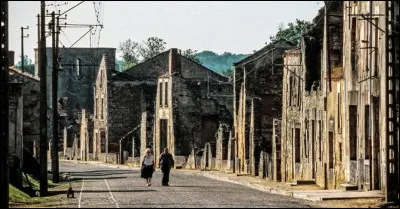 Oradour-sur-Glane est un village français ayant subi un massacre pendant la Seconde Guerre mondiale. Aujourd'hui, le village est en ruine et un autre est construit à côté. Dans quel département français ce village se situe-t-il ?