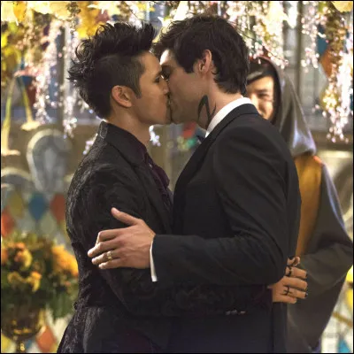 Qui sort avec Magnus à la fin de la saison 2 ?