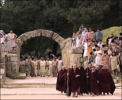 Les juges des épreuves habillés de pourpre sont nommés les hellanodices, ils supervisaient les épreuves. Quel serment faisaient-ils avant la compétition ?