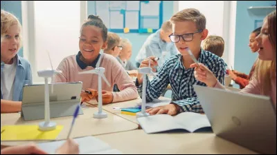 Tu étais censé faire un travail de groupe avec tes potes, mais ils t'ont dit qu'ils n'avaient pas besoin de ton aide :
