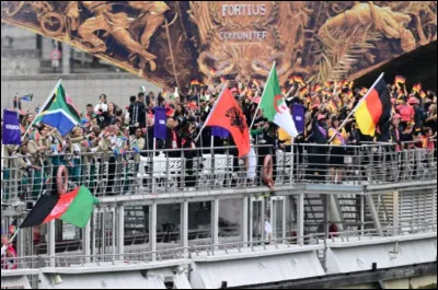 Quels sont ces cinq drapeaux ?