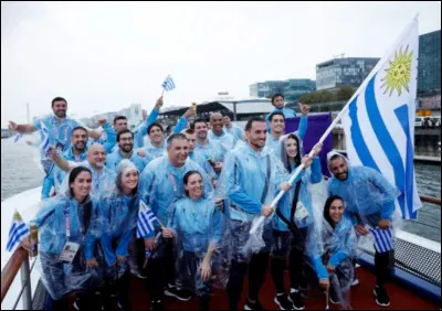 Quel est le nom de ce pays frontalier avec l'Argentine et le Brésil ?