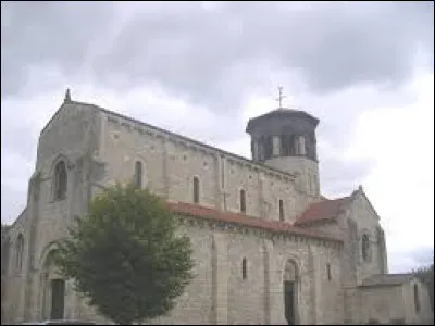Village Puydômois, Thuret se situe dans l'ancienne région ...