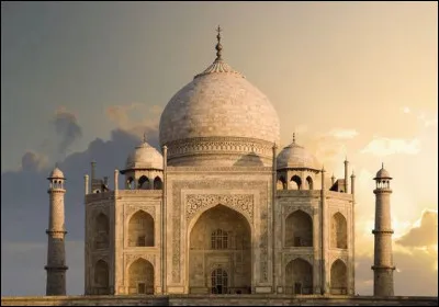Dans quel pays se trouve le Taj Mahal ?