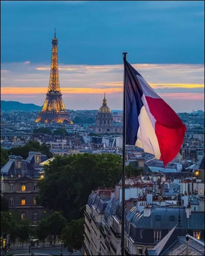 Qui a été couronné empereur des Français en 1804 ?