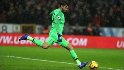 1993. Le joueur fait la passe en retrait au gardien qui capte le ballon. Décision ?