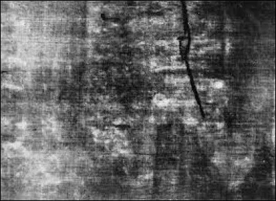 Nous avons ici une radiographie de L'Angélus de Millet obtenue par Dali auprès du musée du Louvre. Pour quel motif l'avait-il demandée ?
(On ne disait pas non à Dali.)