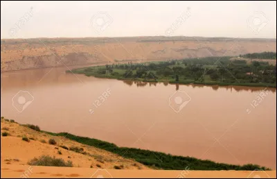 Le Fleuve Jaune coule en Chine. Doù lui vient son nom ?