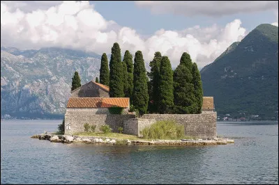 Quelle est la réputation de l'île de Saint-Georges au Monténégro ?
