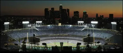 Dans quel film sud-américain voit-on une course-poursuite à travers un stade plein de spectateurs ?