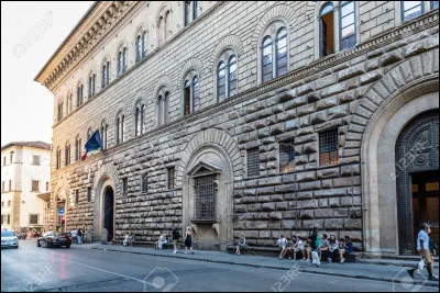 Quelle famille a marqué l'histoire de Florence ?