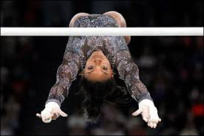 Par quoi se finit la première figure intitulée Biles ?