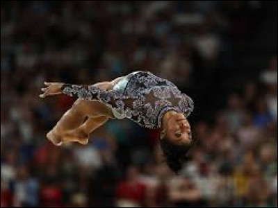 Combien de gymnastes masculins avaient réussi le Biles II avant elle ?