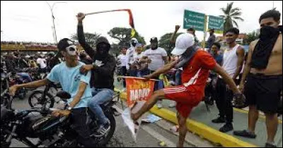 Cela représente 90 % du PIB du pays.