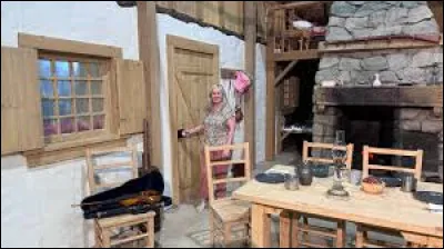 Quelle petite fille chute dans le g&eacute;n&eacute;rique de la s&eacute;rie ?