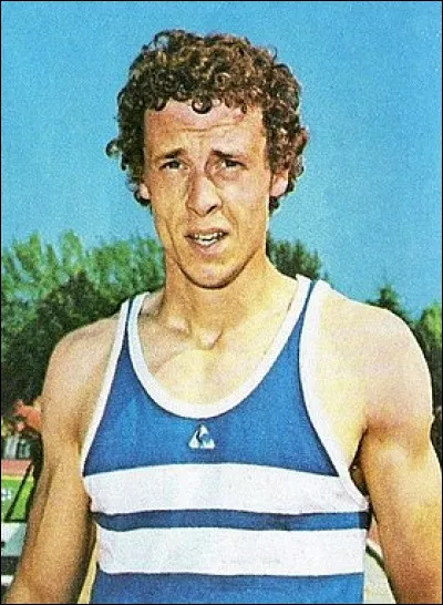 Á Montréal, Guy Drut décroche la médaille d'or sur 110m haies. Nous sommes en...