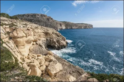 Quel pays n'est pas bordé par la mer Méditerranée ?