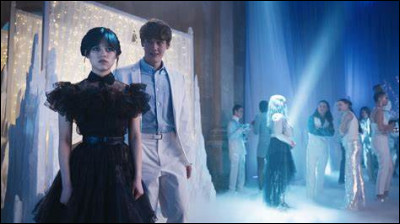 Choisis ta robe de bal.