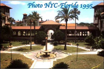 Saint Augustine fondée en 1565 par les Espagnols en Floride est la plus ancienne ville des États-Unis.