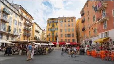 La place Rossetti se trouve dans une ville du Midi, mais où ?