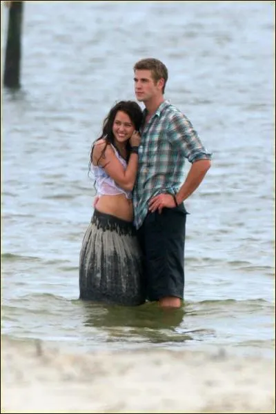 Comment s'appelle son petit-ami de 2009-2010 ?