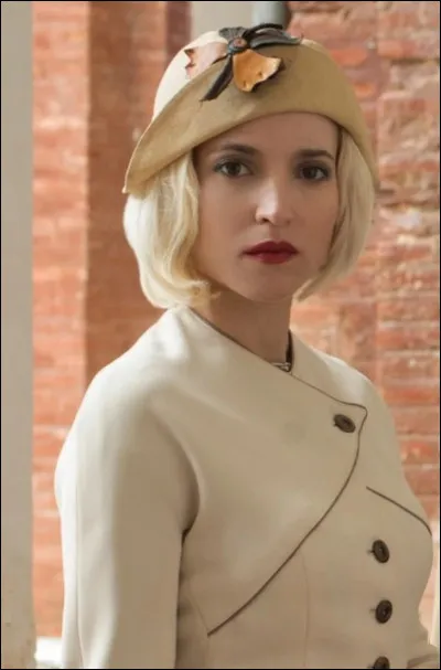 Quel est le surnom du père de Carlota ?