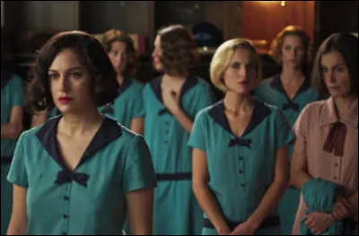 Quel est le nom du commissaire qui fait chanter Lidia ?