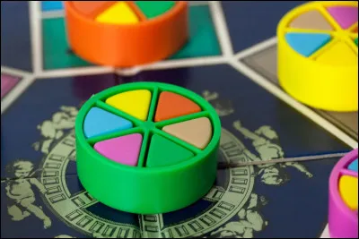 Dans le jeu « Trivial Poursuit », quelle catégorie est représentée par le bleu ?