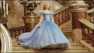Quelle est cette princesse qui porte une robe bleue ?