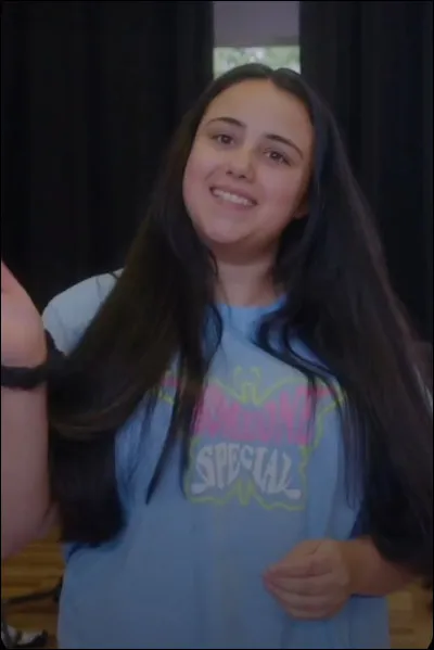 De quel instrument Sahar joue-t-elle ?