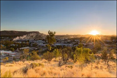 ''Alice Springs'' est une grande ville de quel pays d'Océanie ?