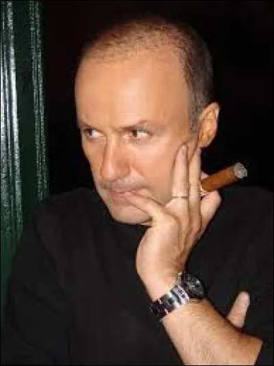 Dominique Rizet est un journaliste, présentateur de télévision et écrivain né à Paray-le-Monial (Saône-et-Loire), le 3 août 1959. Depuis 2000, à combien d'émissions de ''Faites entrer l'accusé'' a-t-il participé ?