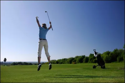''Un parcours de légende'' est un film sur le golf, réalisé par Bill Paxton en 2005. Quel est le nom donné à un trou joué 3 coups en dessous du ''par'' (nombre de coups théoriques fixés pour un trou) ?