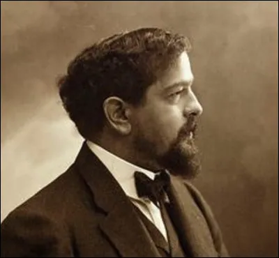 Qui ce musicien français, compositeur de la composition pour piano ''Voiles'' ?